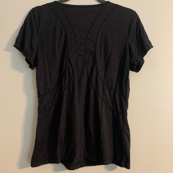 Reebok Workout Top - Picture 3 of 3